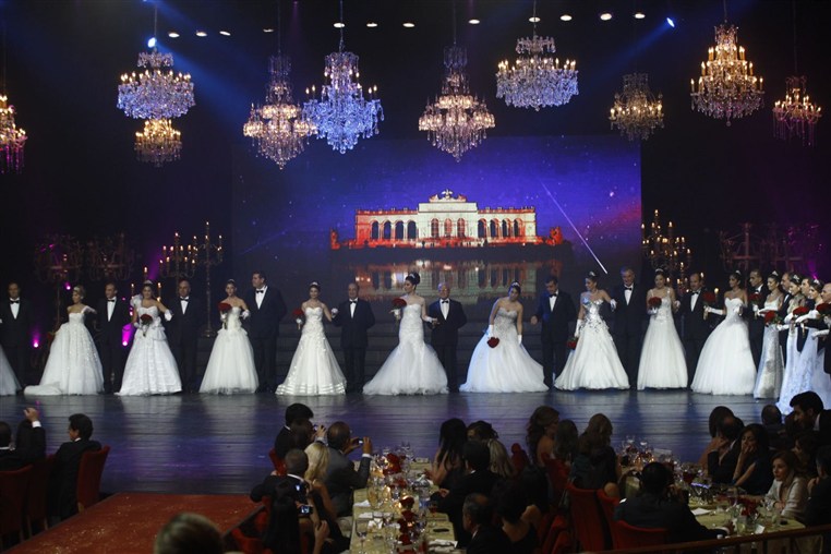 Bal des Debutantes 2012 